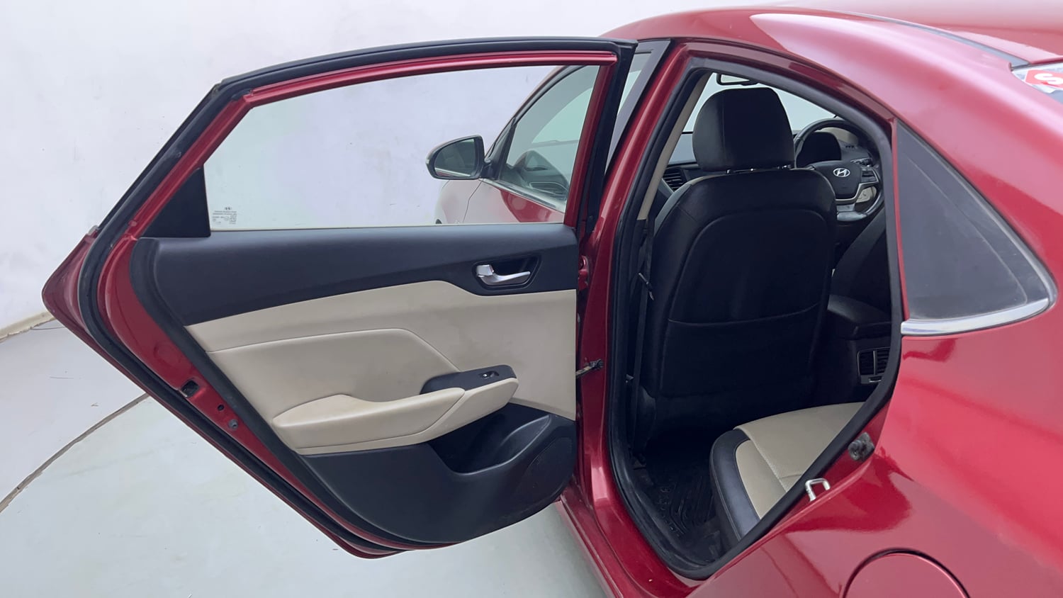 Used 2018 Hyundai Verna SX (O) 1.6 VTVT AT Petrol Automatic interior LEFT REAR DOOR OPEN VIEW