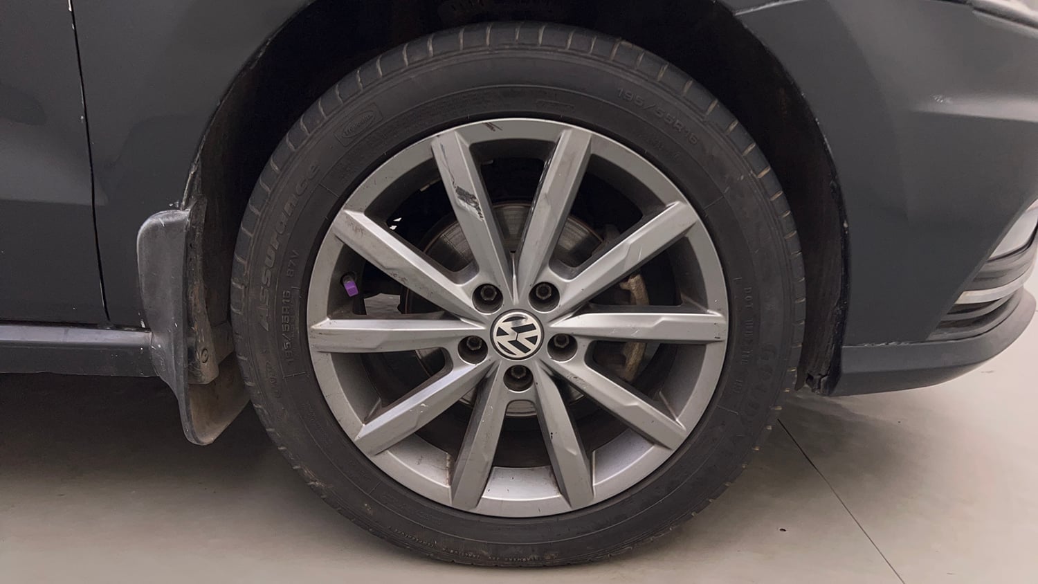 Used 2019 Volkswagen Ameo Highline Plus 1.5L (D) Diesel Manual tyres RIGHT FRONT TYRE RIM VIEW