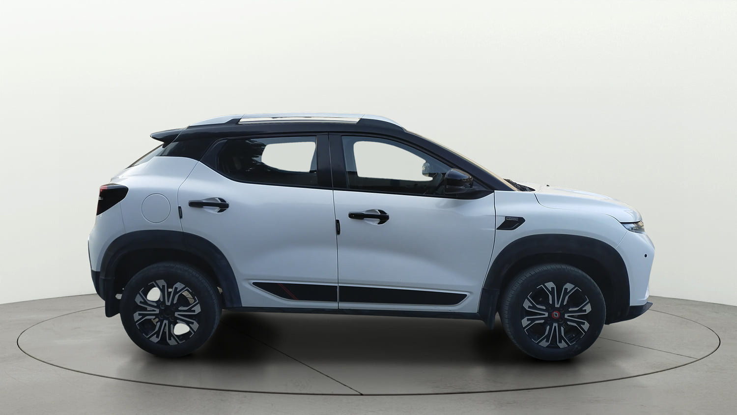 Used 2022 Renault Kiger RXZ Turbo CVT Dual Tone Petrol Automatic exterior RIGHT SIDE VIEW