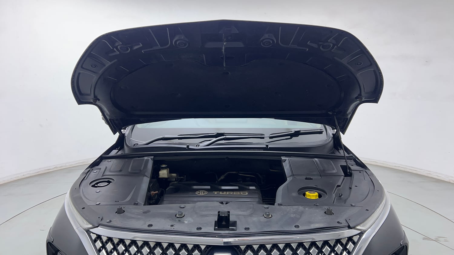 Used 2023 MG Motors Hector Savvy Pro 1.5 Turbo Petrol CVT Petrol Automatic engine ENGINE & BONNET OPEN FRONT VIEW