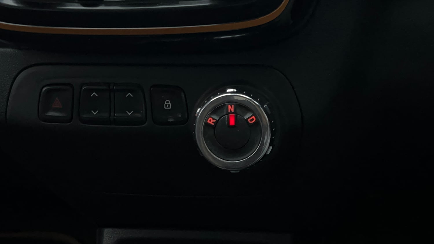 Used 2017 Renault Kwid CLIMBER 1.0 AMT Petrol Automatic interior GEAR  KNOB VIEW