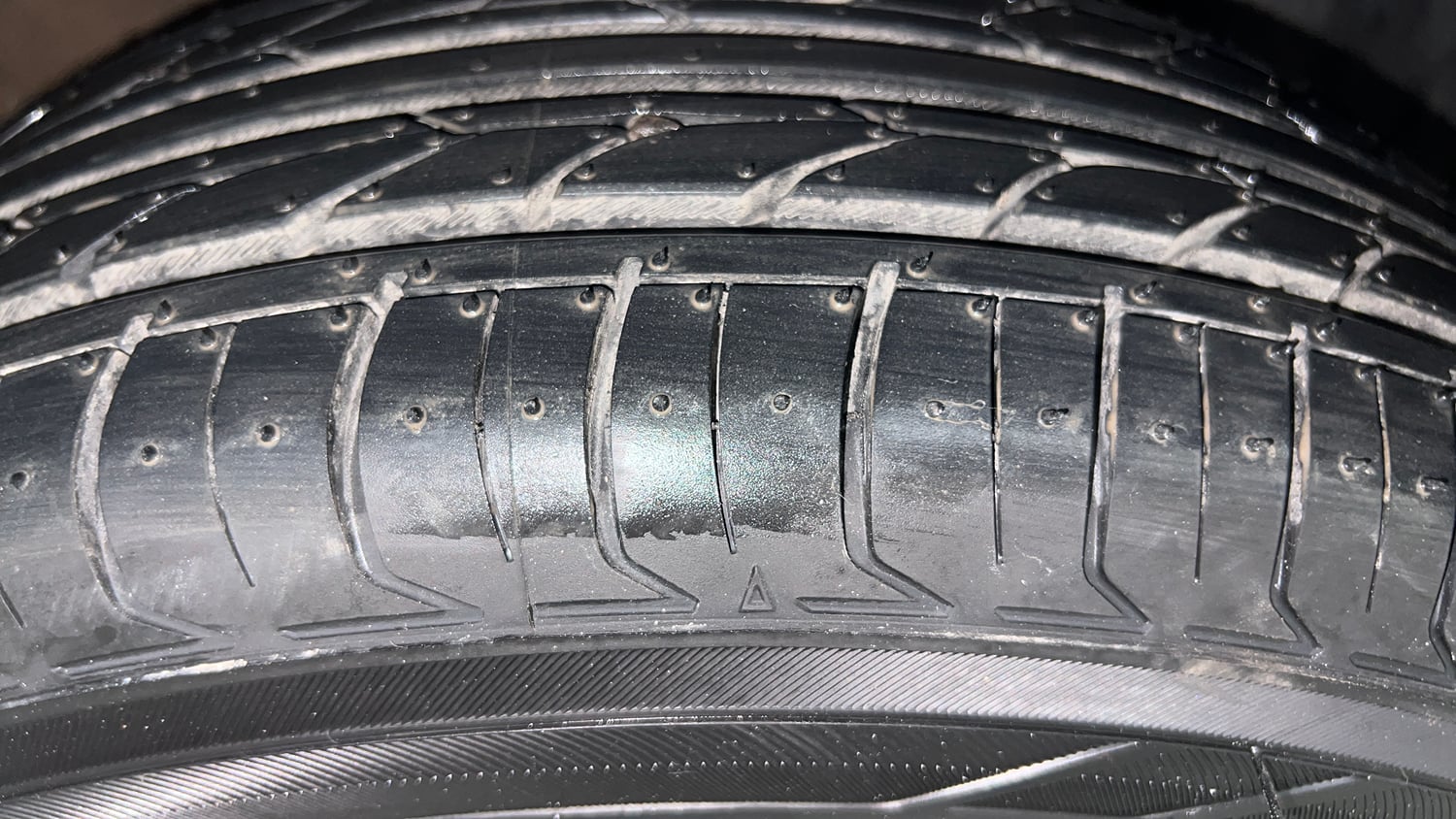 Used 2016 Hyundai Elite i20 Sportz 1.2 Petrol Manual tyres RIGHT FRONT TYRE TREAD VIEW