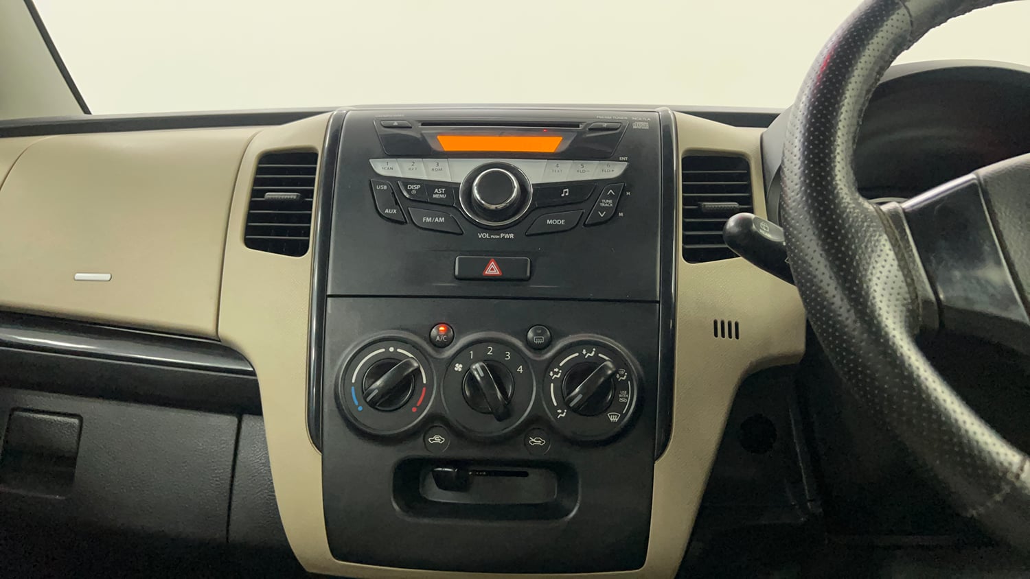 Used 2019 Maruti Suzuki Wagon R 1.0 VXI AMT Petrol Automatic interior MUSIC SYSTEM & AC CONTROL VIEW
