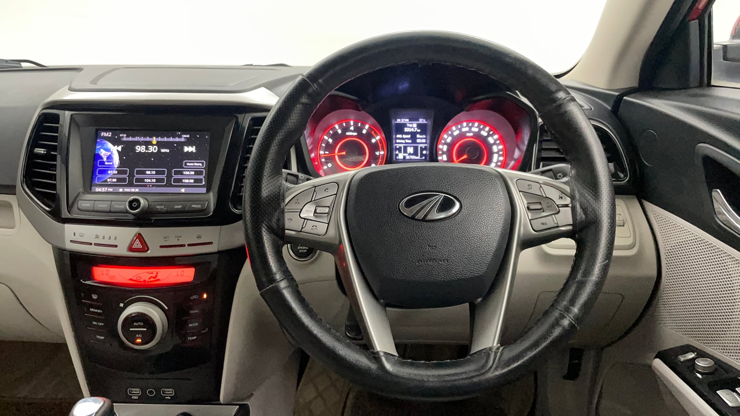 Used 2021 Mahindra XUV 300 W8 (O) 1.2 Petrol AMT Petrol Automatic interior STEERING VIEW