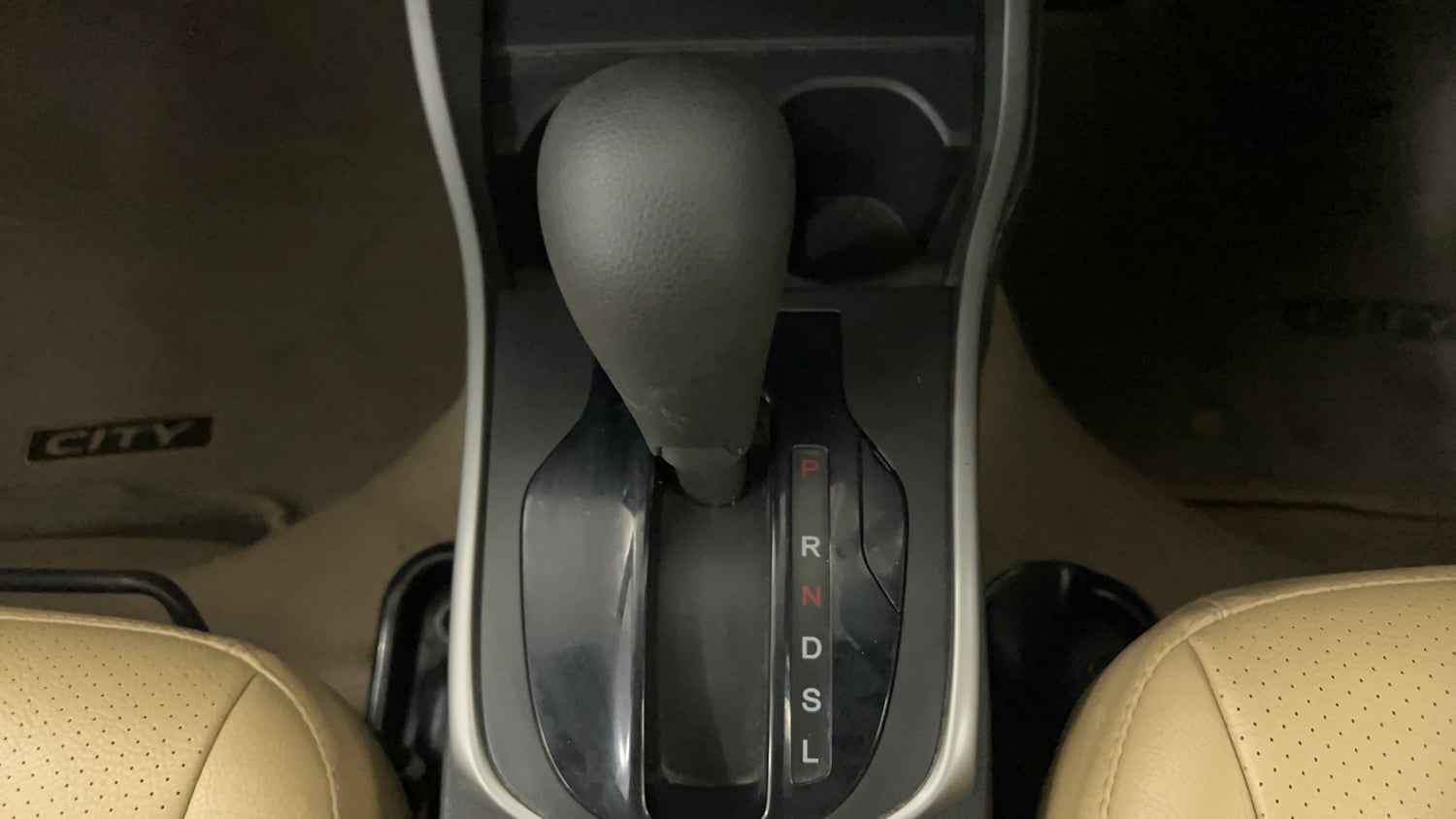 Used 2016 Honda City SV CVT Petrol Automatic interior GEAR  KNOB VIEW