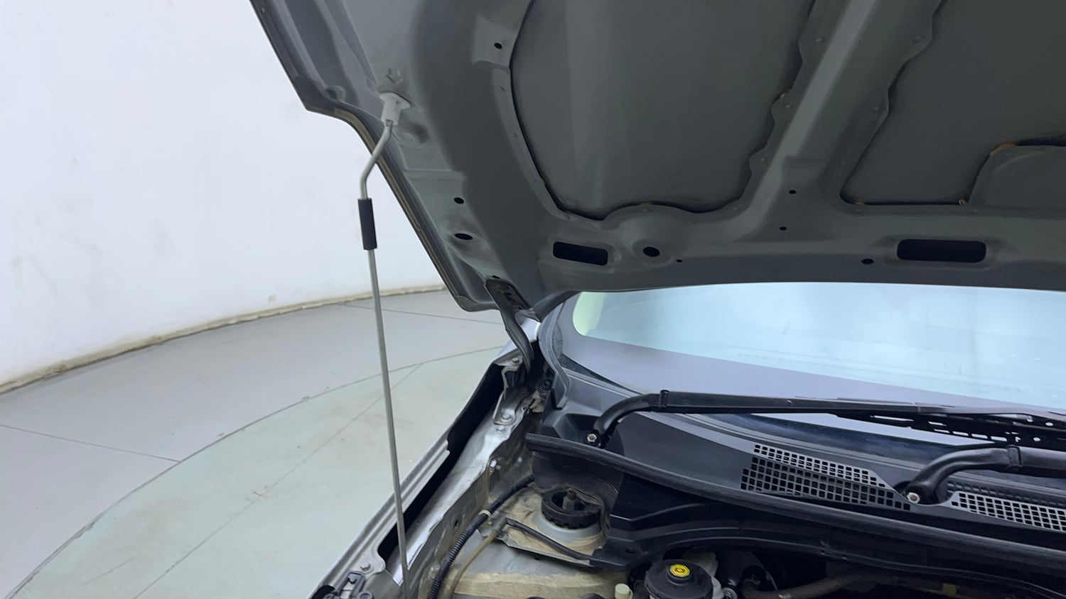 Used 2020 Honda Amaze 1.2 VX MT Petrol Petrol Manual engine ENGINE RIGHT SIDE HINGE & APRON VIEW