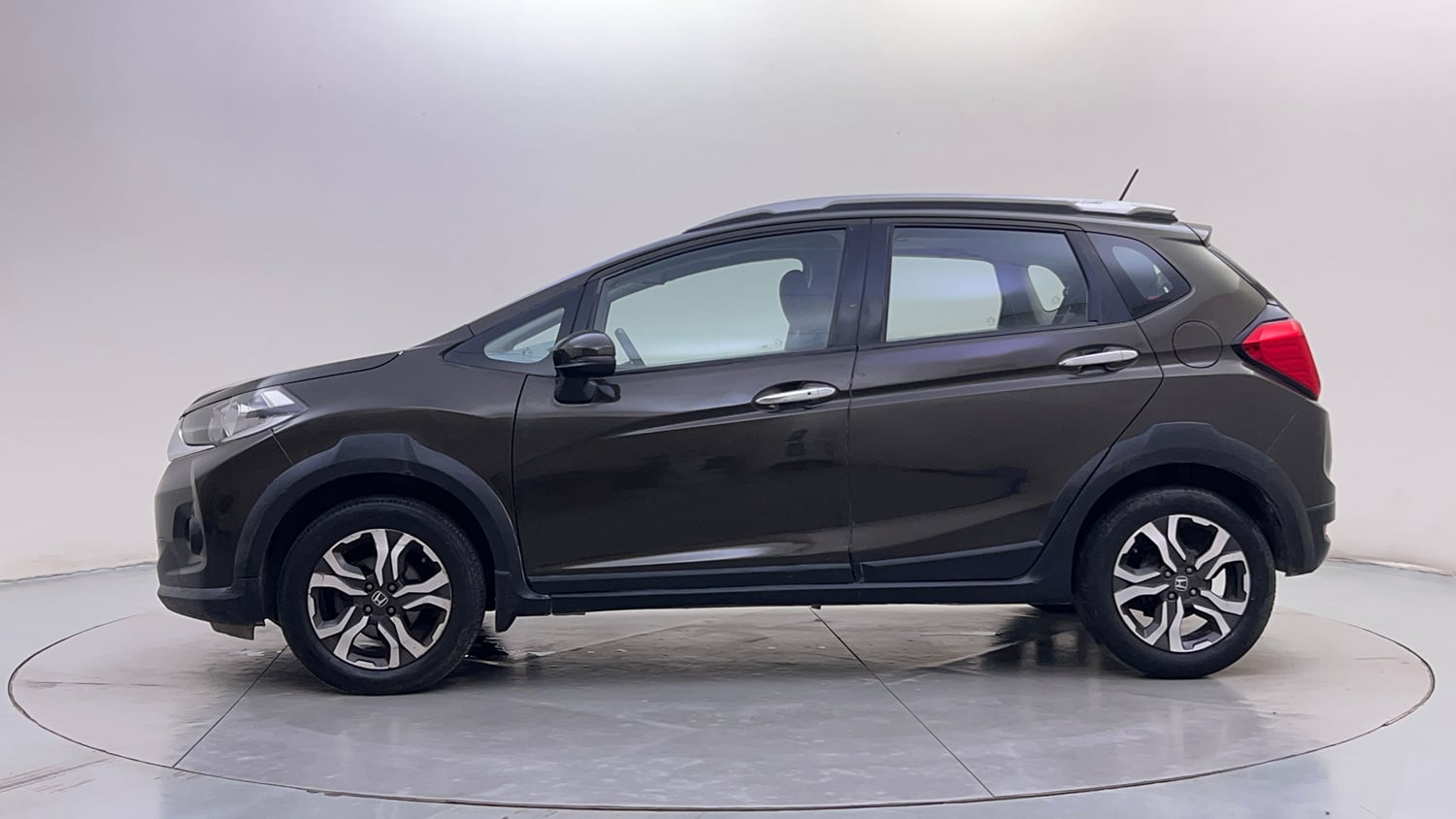 Used 2018 Honda WR-V VX MT Diesel Diesel Manual exterior LEFT SIDE VIEW