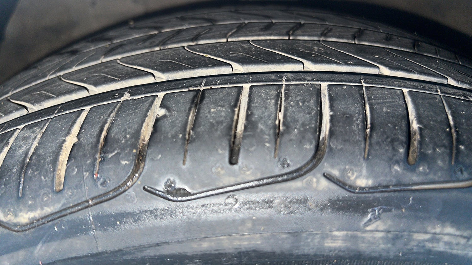 Used 2016 Hyundai Verna 1.6 VTVT SX AT Petrol Automatic tyres LEFT FRONT TYRE TREAD VIEW