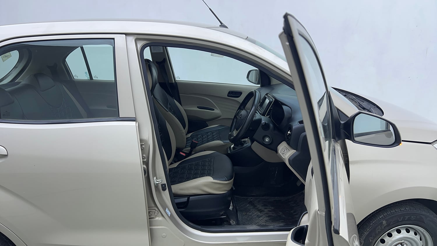 Used 2022 hyundai Santro Sportz Executive CNG Cng Manual interior RIGHT SIDE FRONT DOOR CABIN VIEW