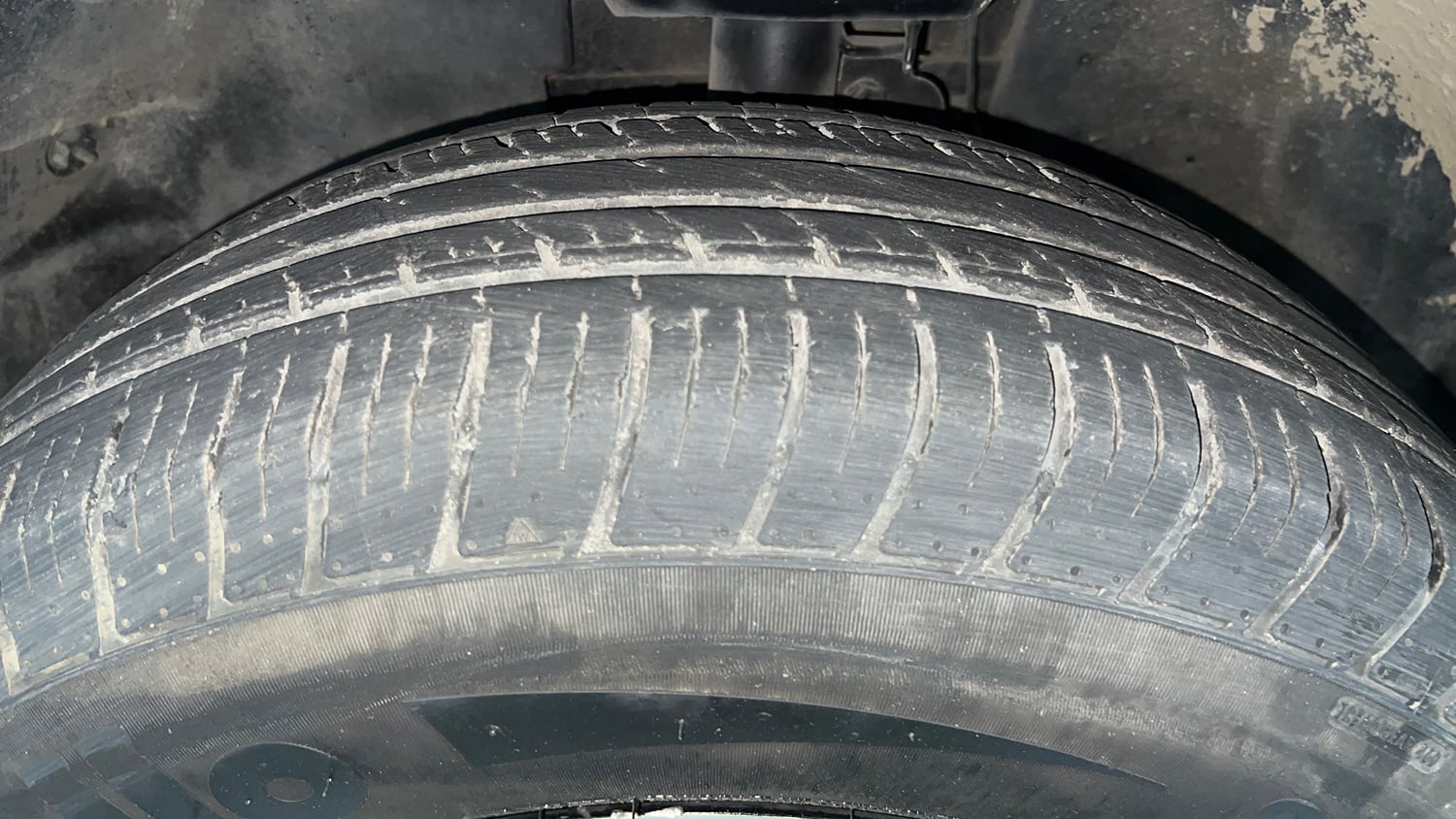 Used 2023 Tata Safari XM Diesel Manual tyres LEFT FRONT TYRE TREAD VIEW