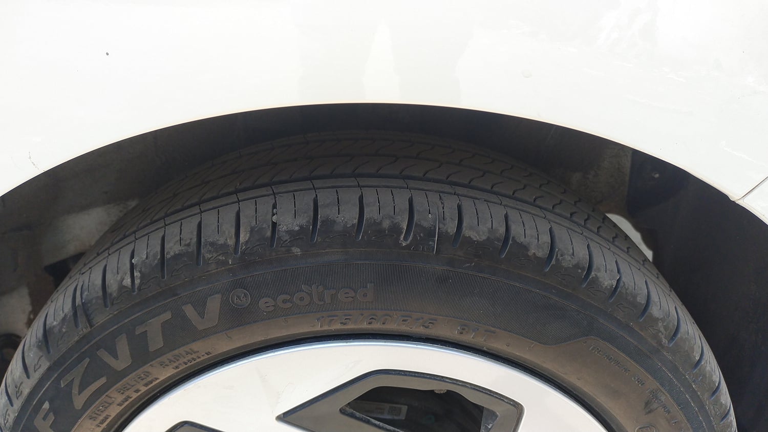 Used 2026 Hyundai Grand i10 Nios Sportz 1.2 Kappa AMT Petrol Automatic tyres LEFT REAR TYRE TREAD VIEW