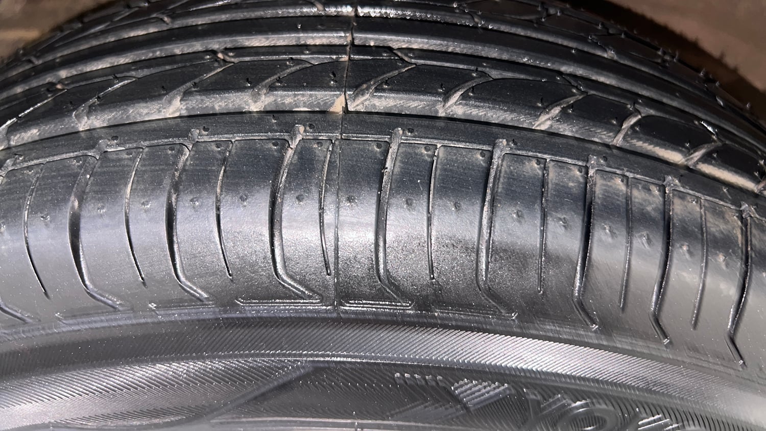 Used 2016 Hyundai Elite i20 Sportz 1.2 Petrol Manual tyres RIGHT REAR TYRE TREAD VIEW