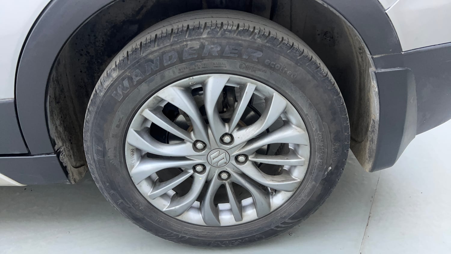 Used 2017 Maruti Suzuki S-Cross Zeta 1.3 Diesel Manual tyres LEFT REAR TYRE RIM VIEW