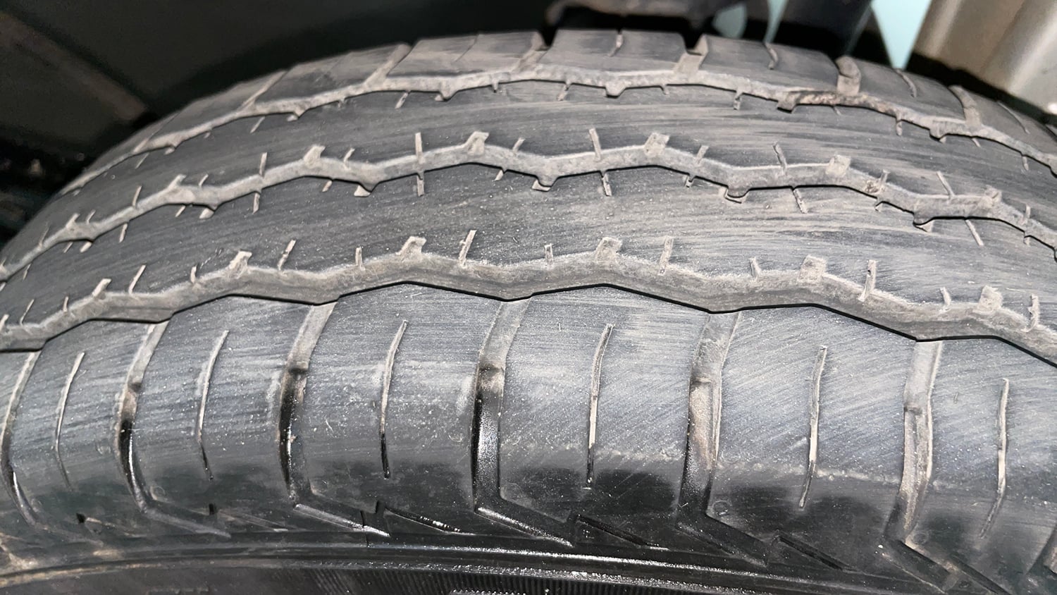 Used 2025 Maruti Suzuki Eeco 5 STR AC Petrol Manual tyres LEFT REAR TYRE TREAD VIEW