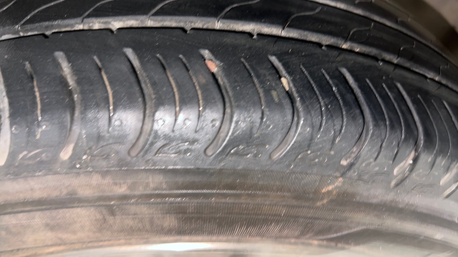 Used 2024 honda Amaze 2nd Generation VX 1.2 Petrol CVT Petrol Automatic tyres RIGHT FRONT TYRE TREAD VIEW