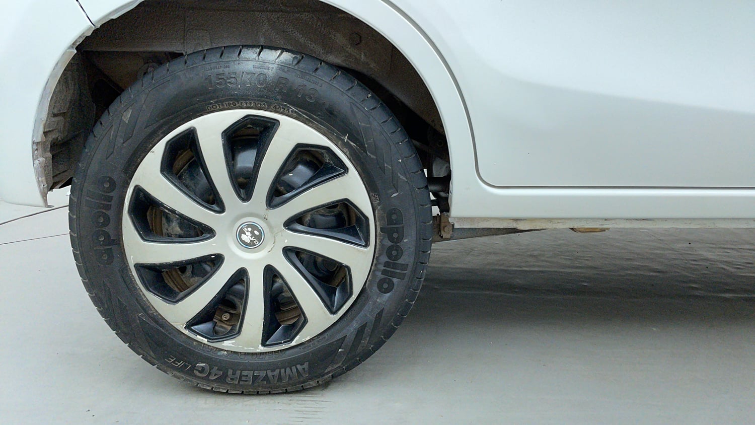 Used 2016 Maruti Suzuki Alto K10 VXi Petrol Manual tyres RIGHT REAR TYRE RIM VIEW