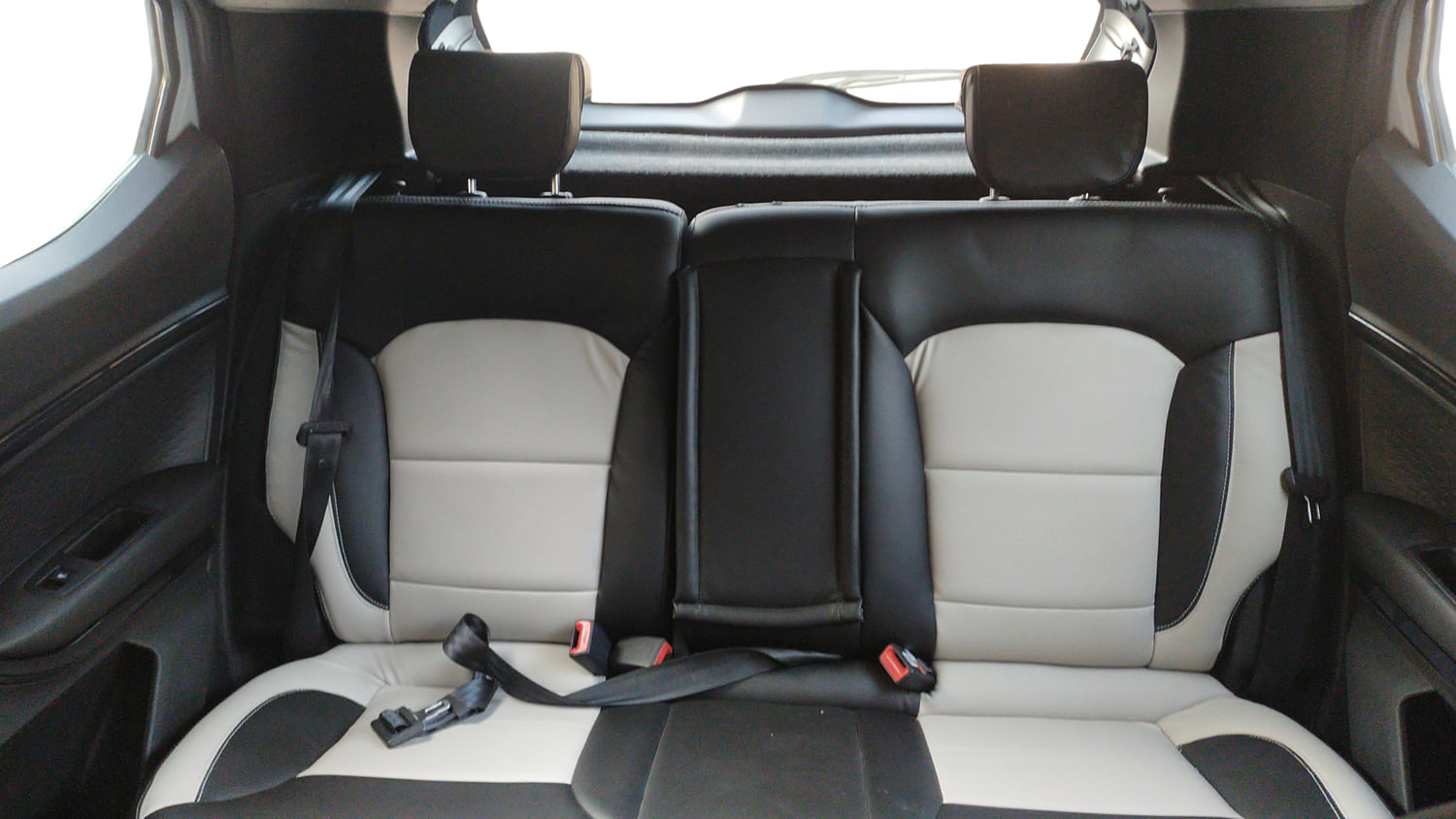 Used 2022 Renault Kiger RXZ Turbo CVT Dual Tone Petrol Automatic interior REAR SEAT CONDITION VIEW