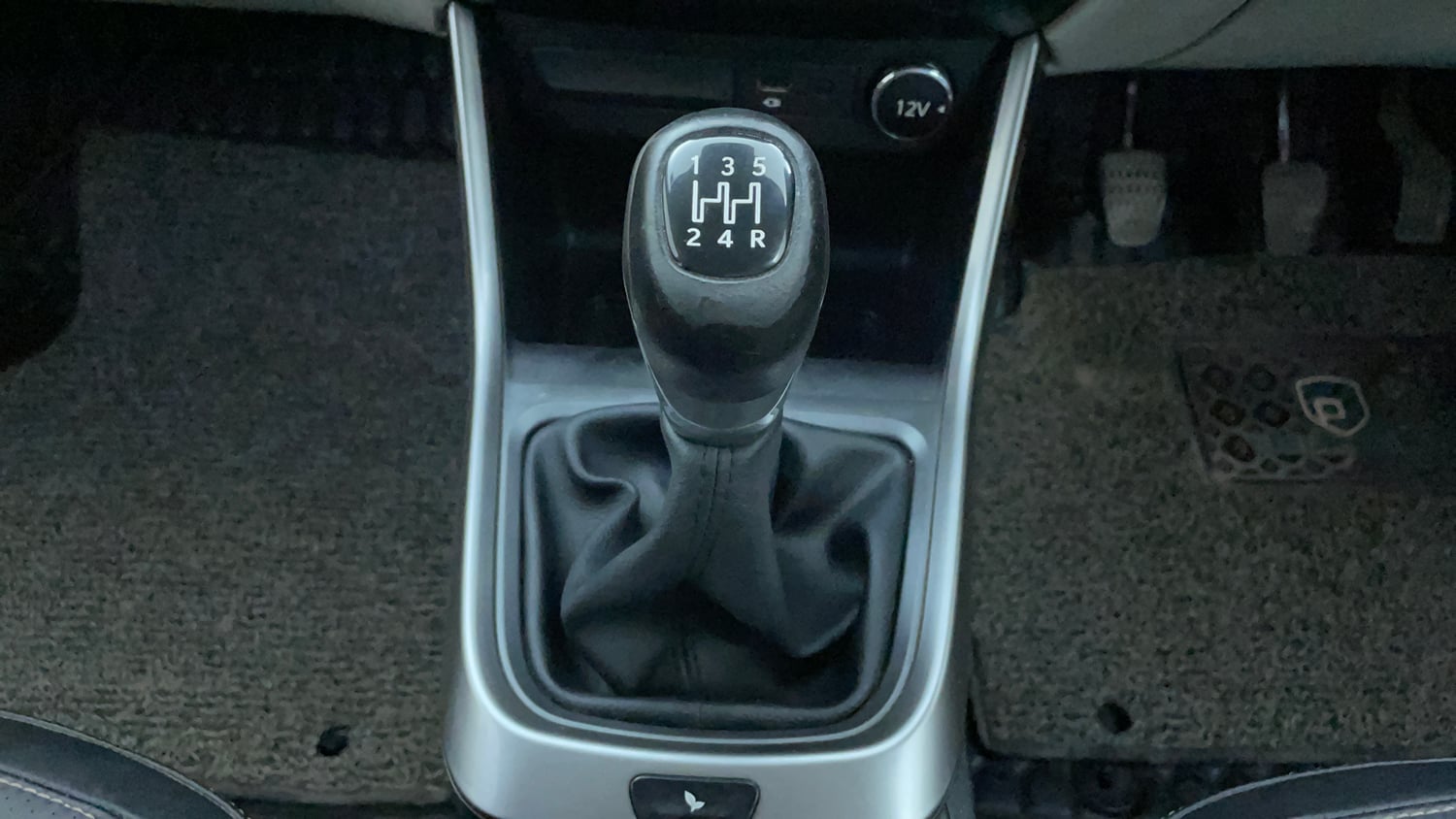 Used 2022 Tata Altroz XZ Plus Petrol Petrol Manual interior GEAR  KNOB VIEW