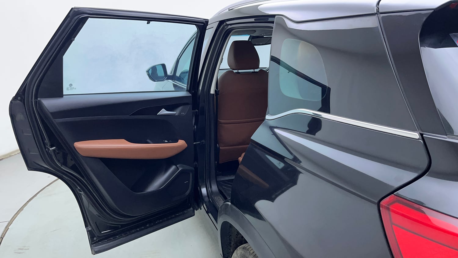 Used 2021 MG Motors Hector Plus Sharp 1.5 Petrol Turbo DCT 6-STR Petrol Automatic interior LEFT REAR DOOR OPEN VIEW