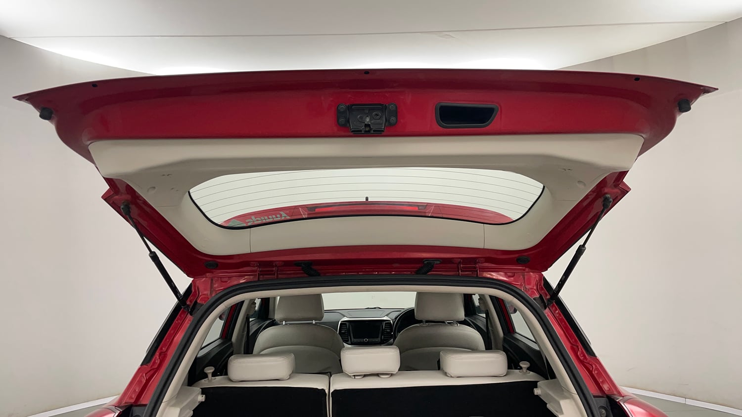 Used 2021 Mahindra XUV 300 W8 (O) 1.2 Petrol AMT Petrol Automatic interior DICKY DOOR OPEN VIEW