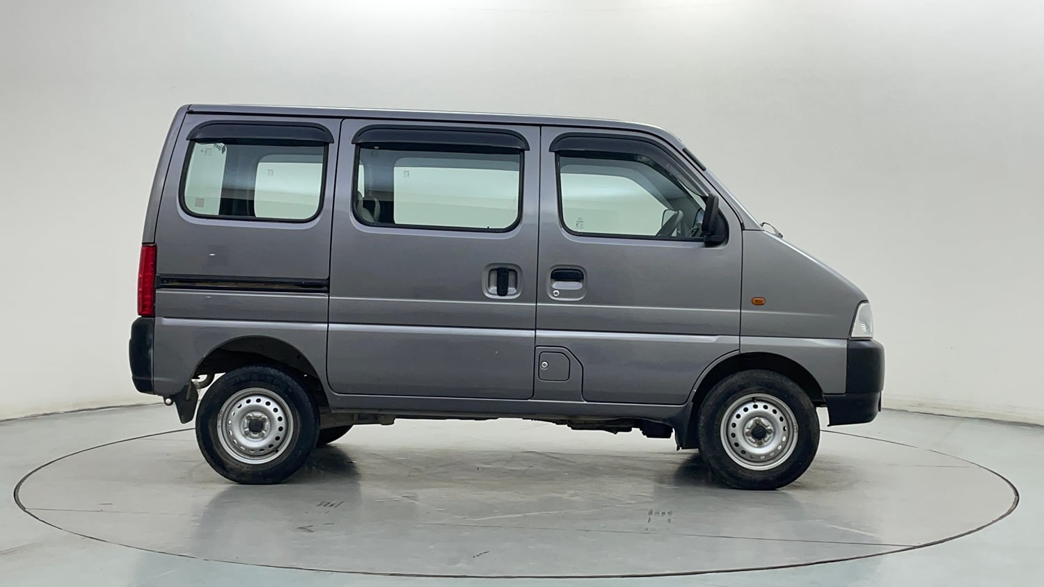 Used 2023 Maruti Suzuki Eeco 5 STR AC Petrol Manual exterior RIGHT SIDE VIEW