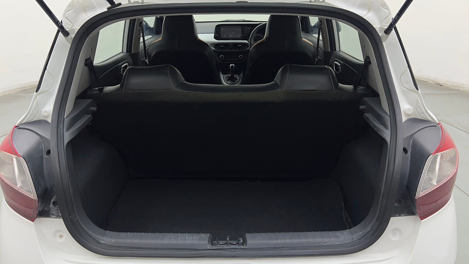 Used 2019 Hyundai Grand i10 Nios Sportz AMT 1.2 Kappa VTVT Petrol Automatic interior DICKY INSIDE VIEW