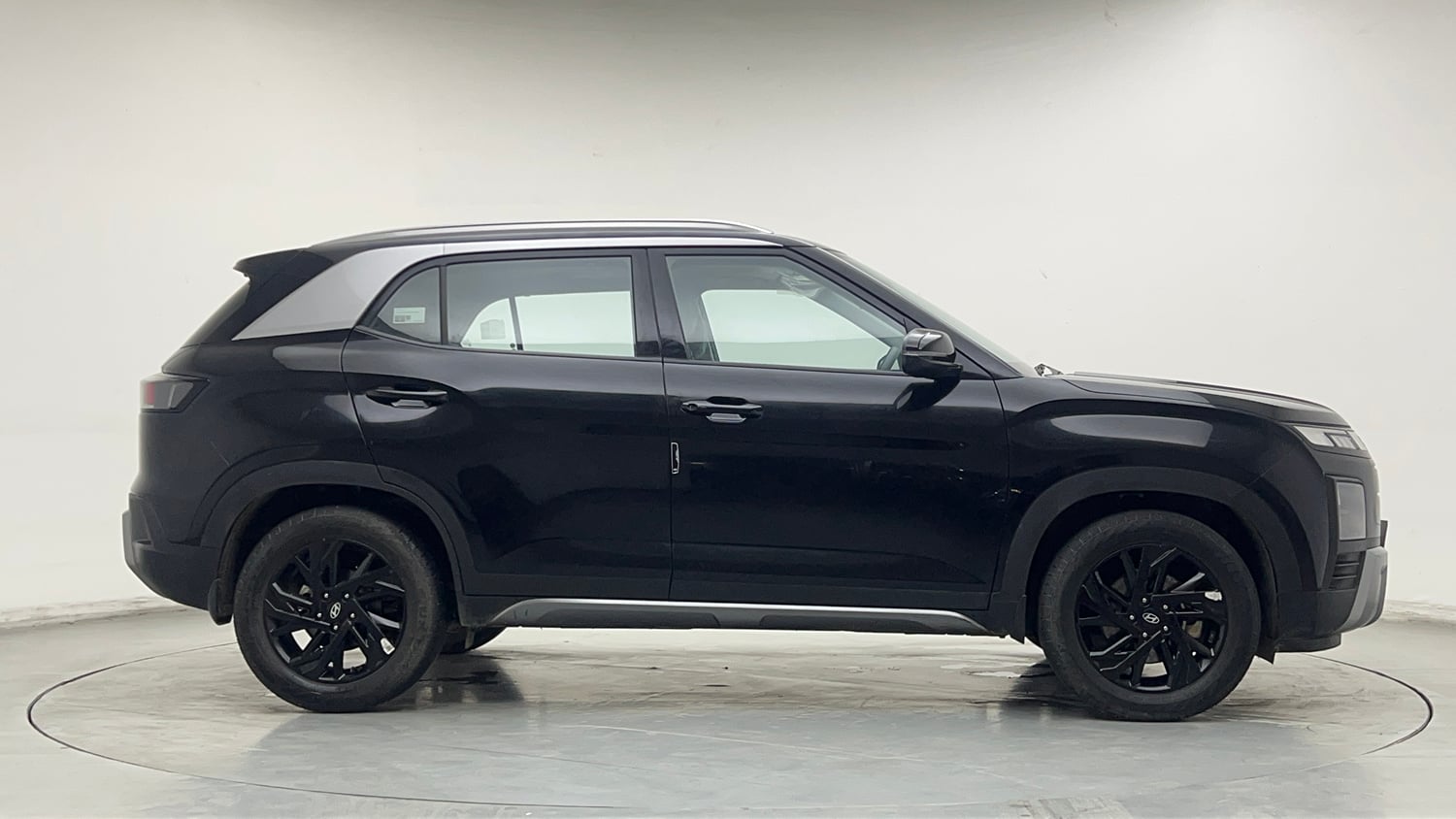 Used 2025 Hyundai Creta 1.5 CRDi Diesel MT DSL S(O) Diesel Manual exterior RIGHT SIDE VIEW