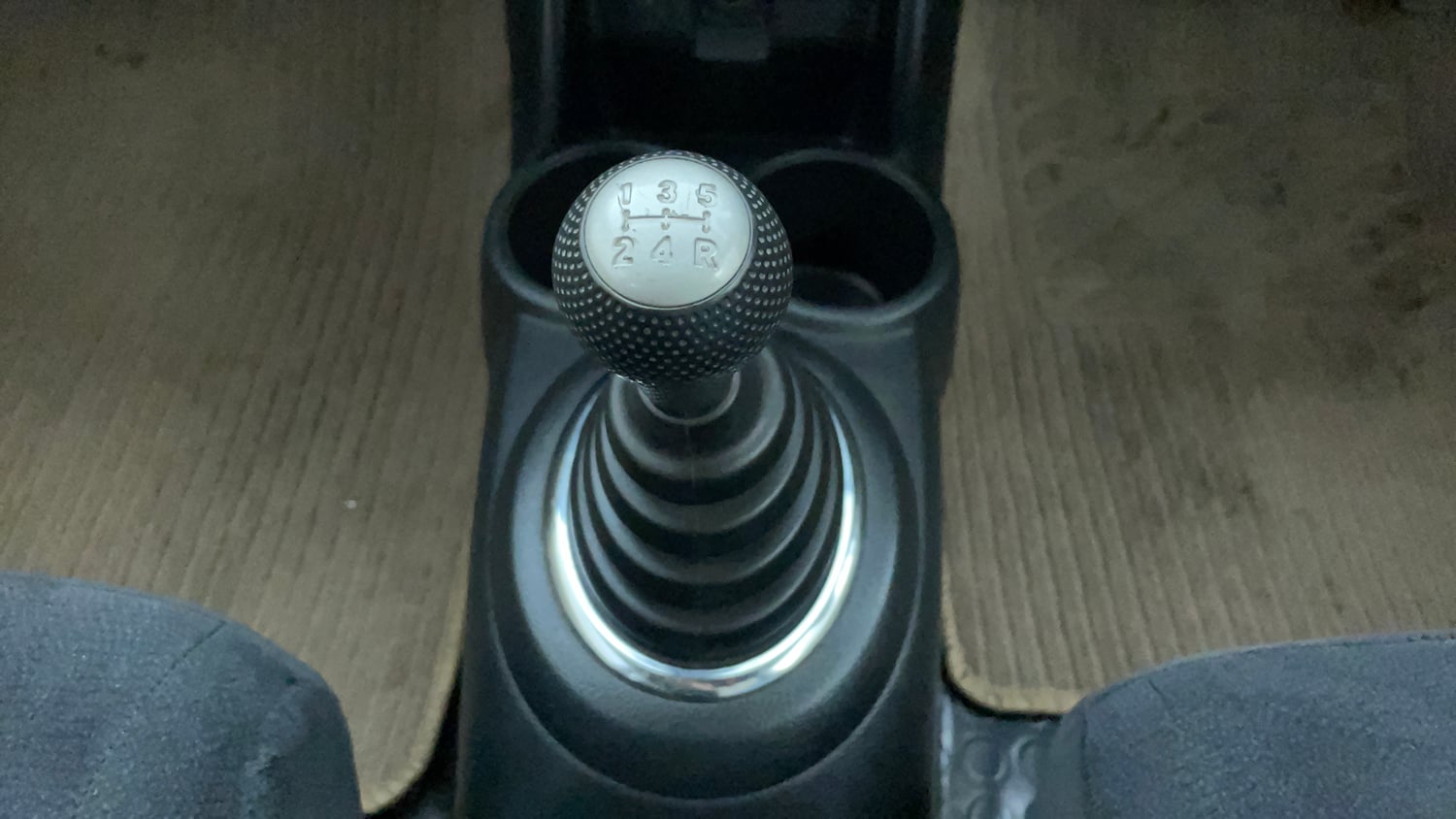 Used 2017 Honda Amaze 1.5 S i-DTEC Diesel Manual interior GEAR  KNOB VIEW