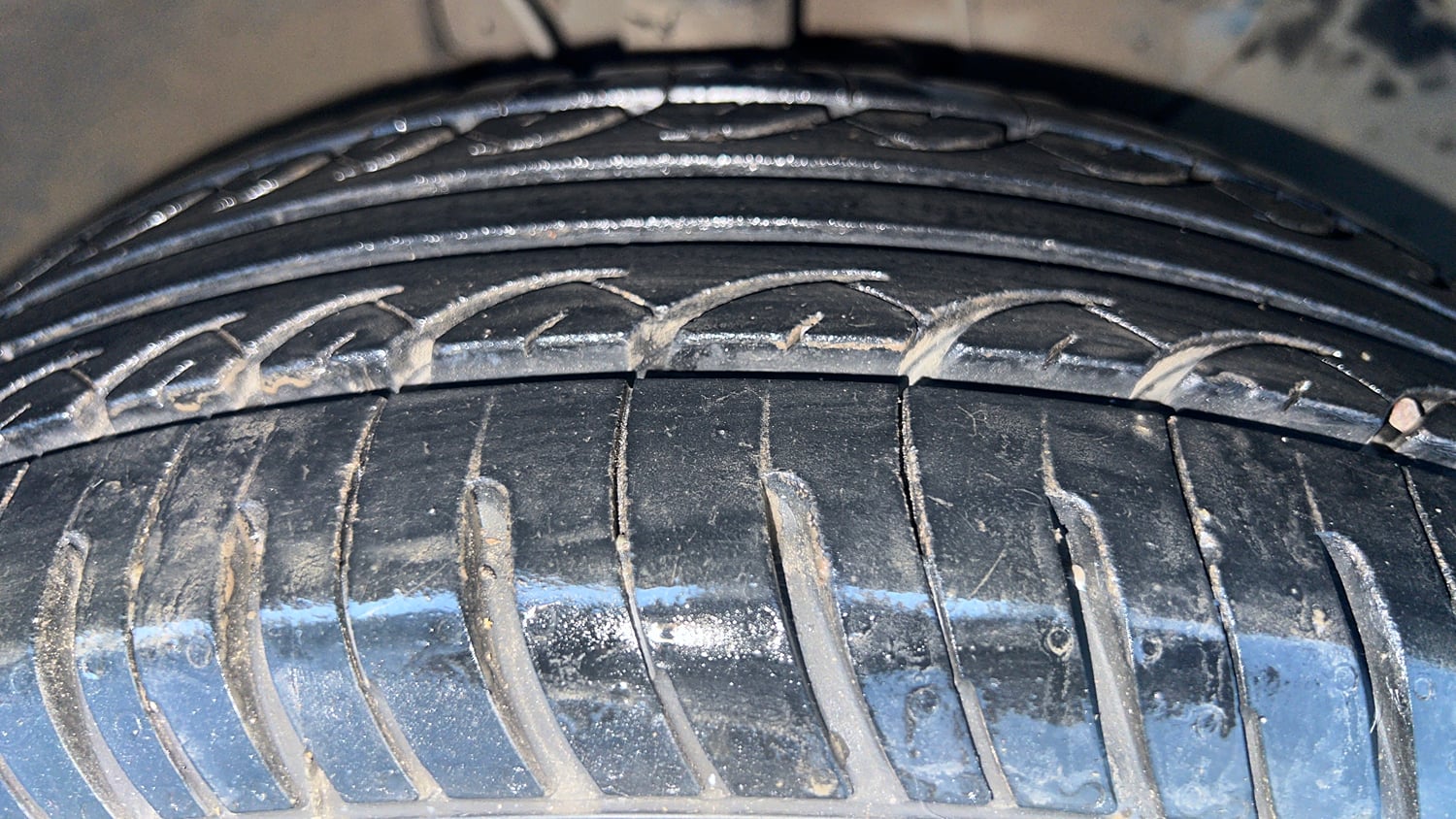 Used 2017 Hyundai Elite i20 Sportz 1.2 Petrol Manual tyres RIGHT FRONT TYRE TREAD VIEW