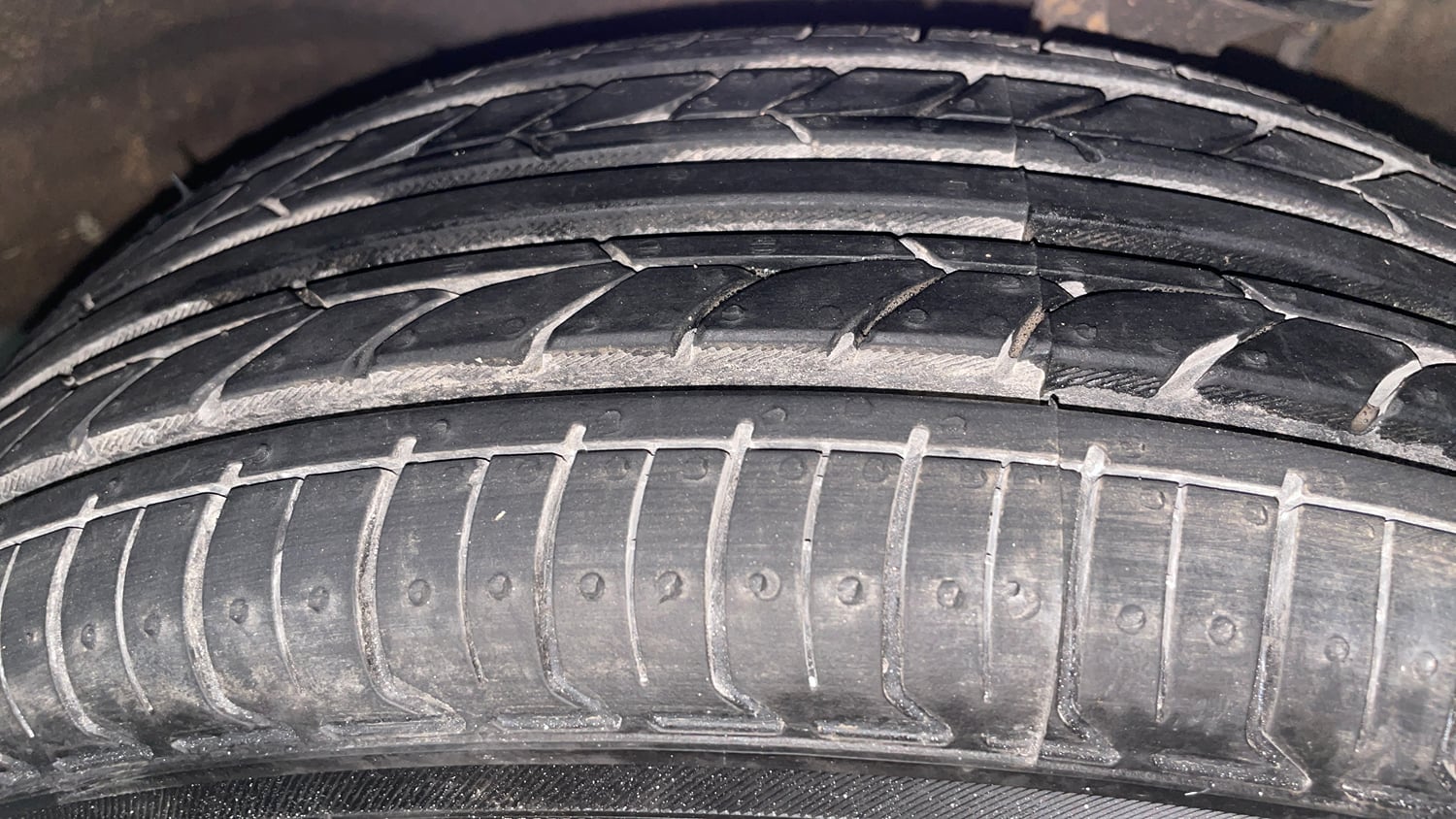 Used 2014 Maruti Suzuki Alto K10 VXi Petrol Manual tyres LEFT FRONT TYRE TREAD VIEW