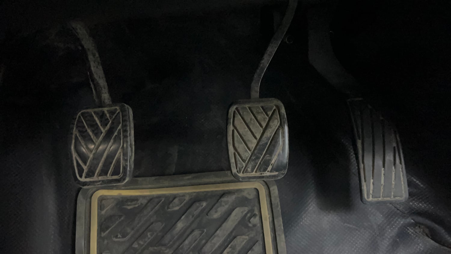 Used 2017 Maruti Suzuki S-Cross Zeta 1.3 Diesel Manual interior PEDALS VIEW