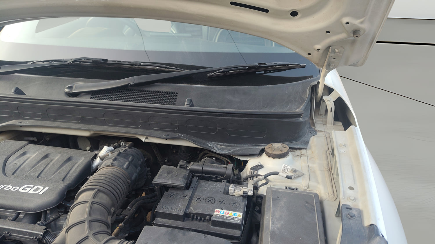 Used 2023 Hyundai Venue S (O) 1.0 Turbo DCT Petrol Automatic engine ENGINE LEFT SIDE HINGE & APRON VIEW