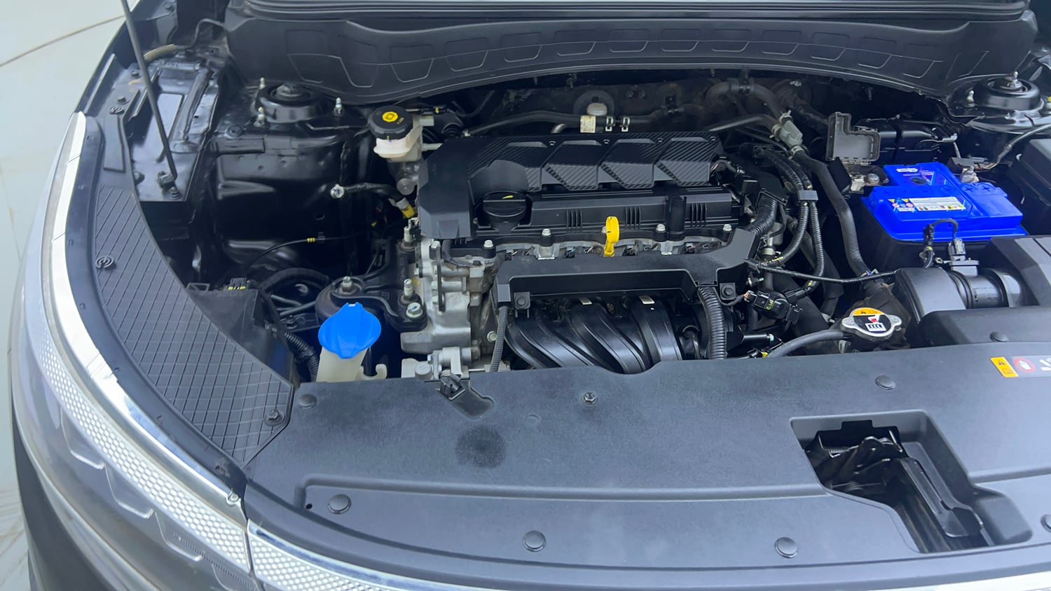Used 2023 kia Seltos HTX 1.5 IVT Petrol Automatic engine ENGINE RIGHT SIDE VIEW