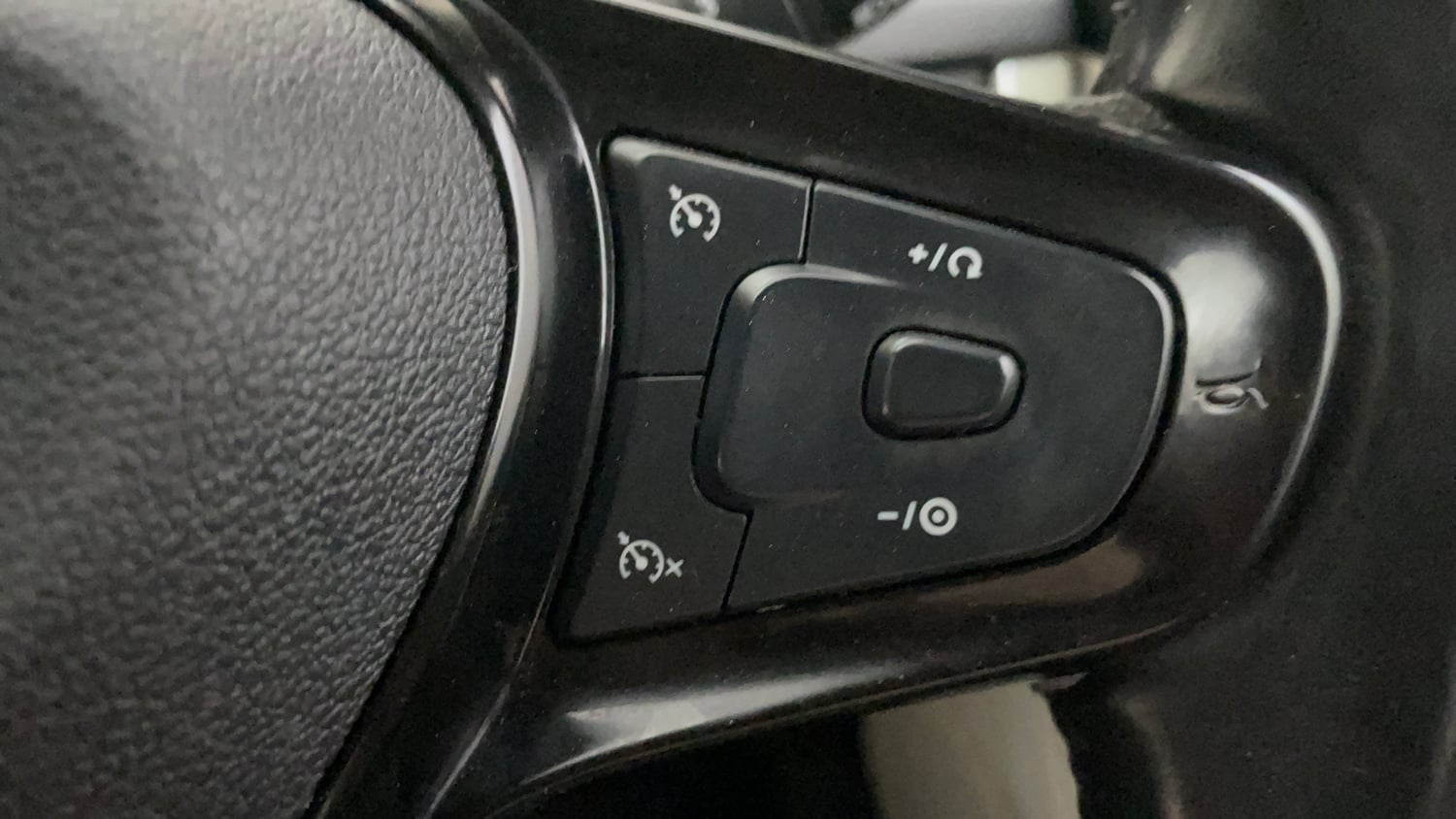 Used 2022 Tata Nexon XZA Plus (S) Petrol Automatic top_features Cruise control