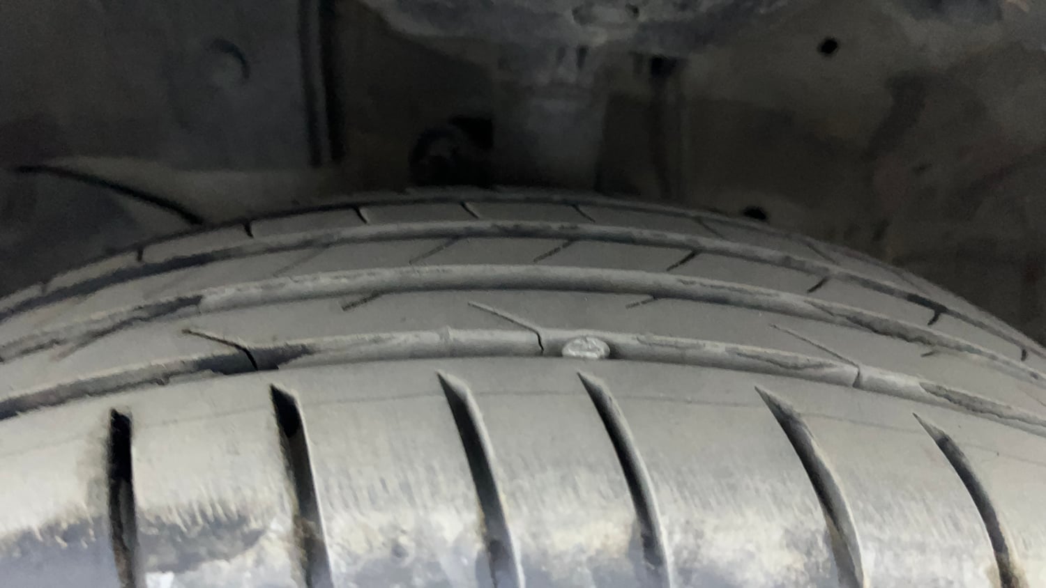Used 2020 Honda Amaze 1.2 VX MT Petrol Petrol Manual tyres LEFT FRONT TYRE TREAD VIEW