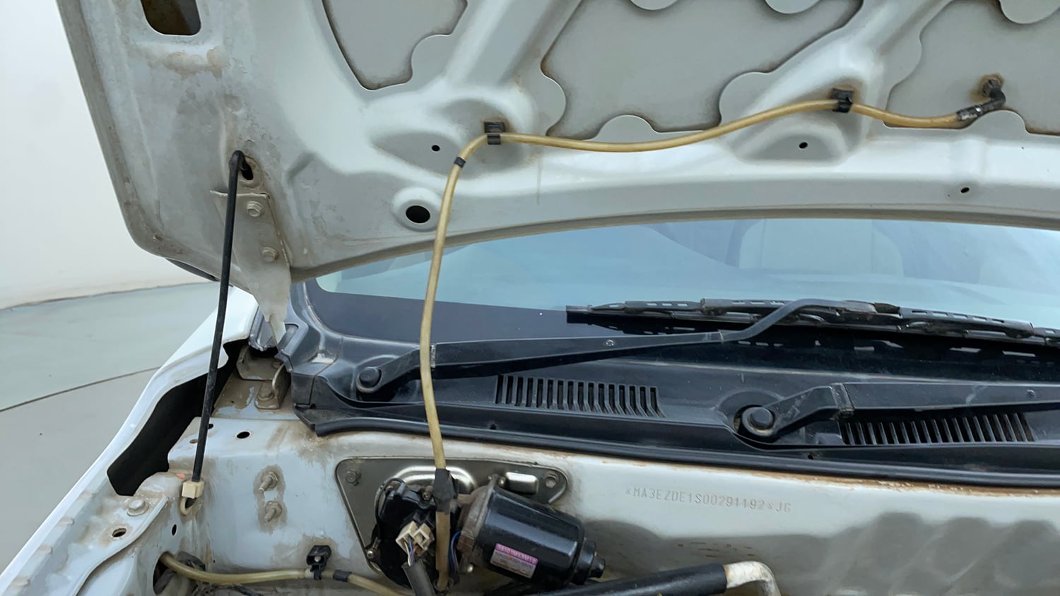 Used 2016 Maruti Suzuki Alto K10 VXi Petrol Manual engine ENGINE RIGHT SIDE HINGE & APRON VIEW