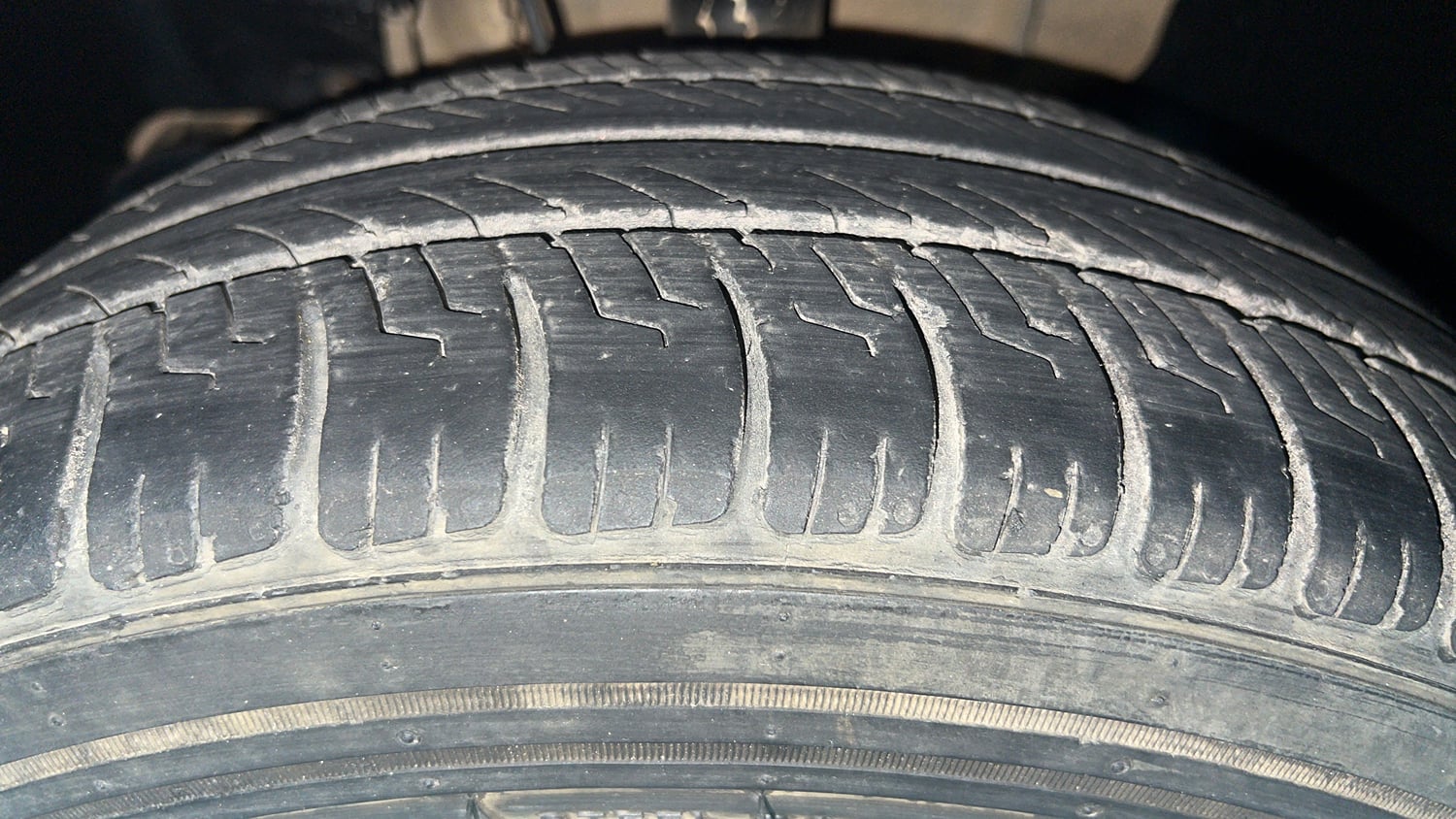 Used 2017 Tata Tiago Revotron XZ Petrol Manual tyres LEFT FRONT TYRE TREAD VIEW