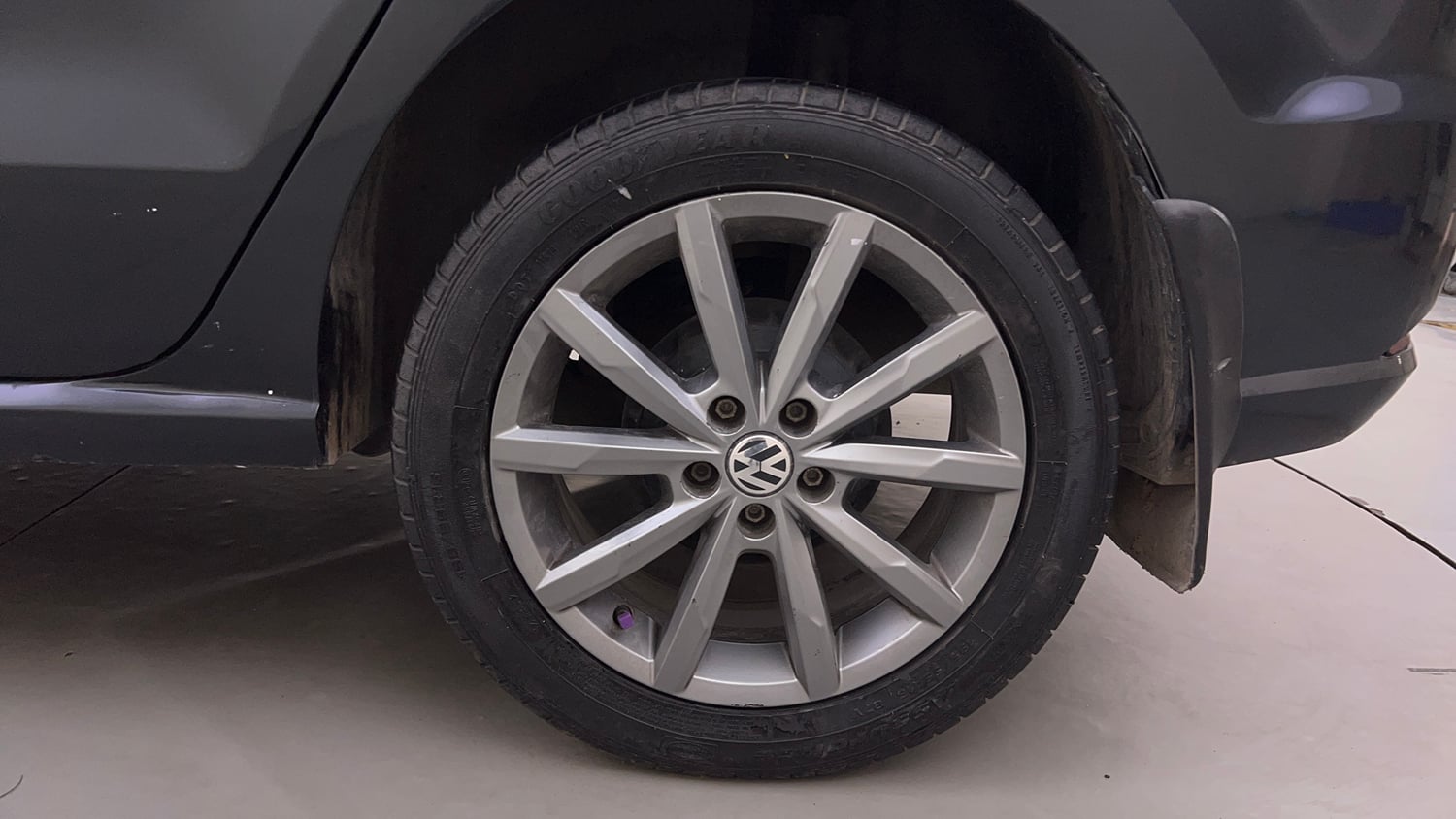 Used 2019 Volkswagen Ameo Highline Plus 1.5L (D) Diesel Manual tyres LEFT REAR TYRE RIM VIEW