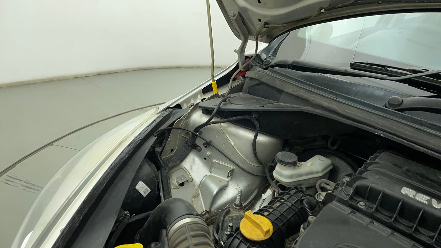 Used 2017 Tata Tiago Revotron XTA Petrol Automatic engine ENGINE RIGHT SIDE HINGE & APRON VIEW