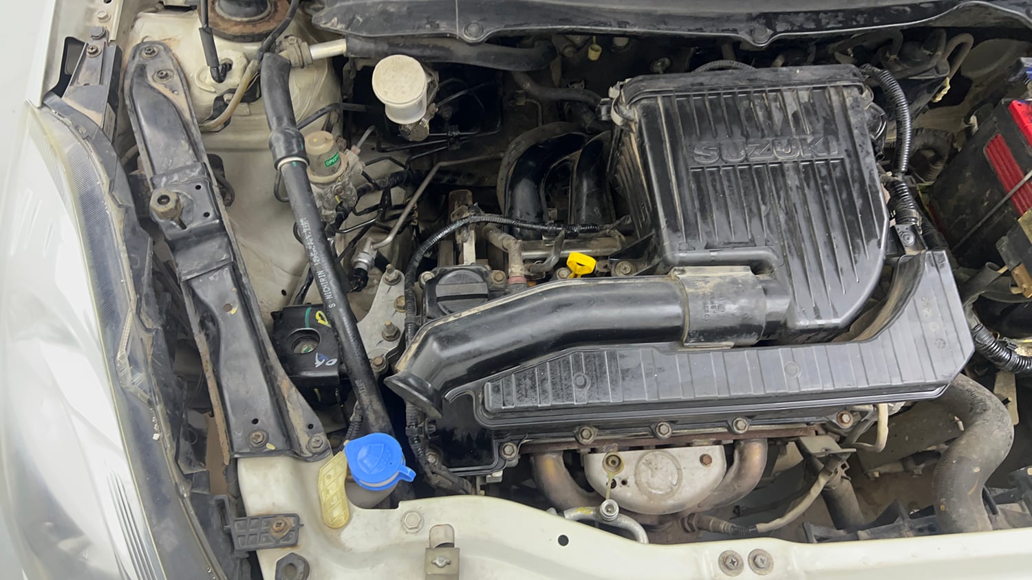 Used 2015 Maruti Suzuki Swift Dzire VXI Petrol Manual engine ENGINE RIGHT SIDE VIEW