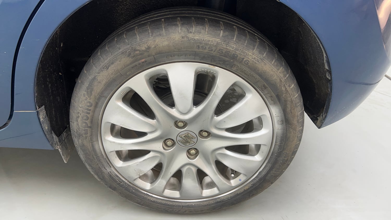 Used 2016 Maruti Suzuki Baleno Alpha 1.2 Petrol Manual tyres LEFT REAR TYRE RIM VIEW