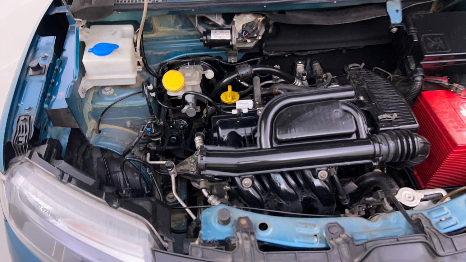 Used 2020 Renault Kwid RXT 1.0 Opt Petrol Manual engine ENGINE RIGHT SIDE VIEW
