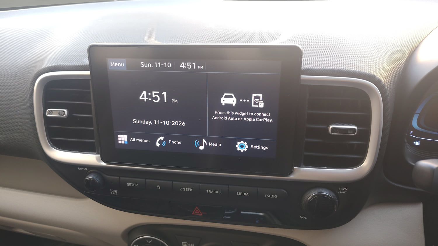 Used 2023 Hyundai Venue S (O) 1.0 Turbo DCT Petrol Automatic interior MUSIC SYSTEM & AC CONTROL VIEW