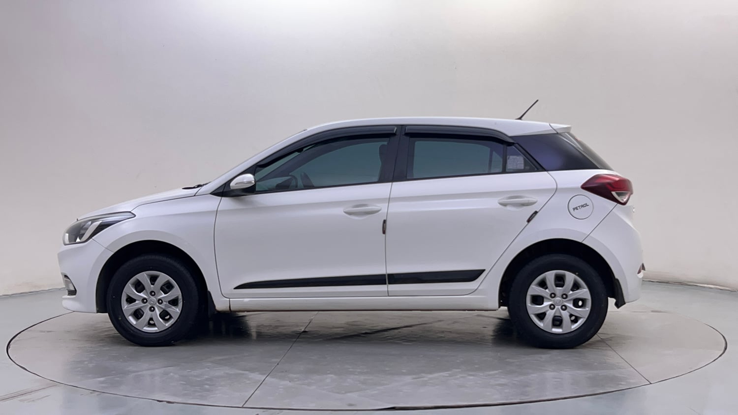 Used 2016 Hyundai Elite i20 Sportz 1.2 Petrol Manual exterior LEFT SIDE VIEW