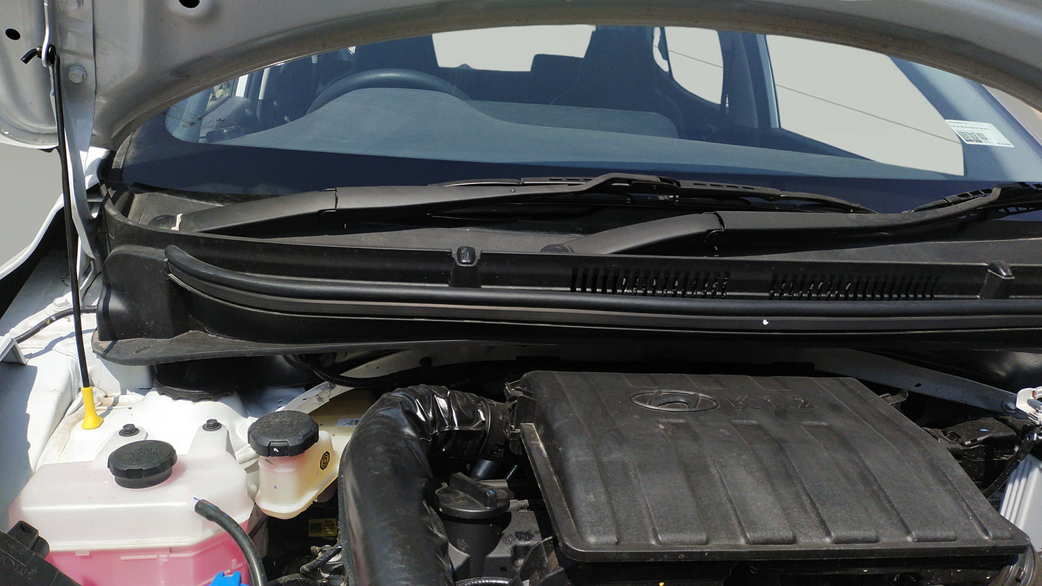 Used 2026 Hyundai Grand i10 Nios Sportz 1.2 Kappa AMT Petrol Automatic engine ENGINE RIGHT SIDE HINGE & APRON VIEW