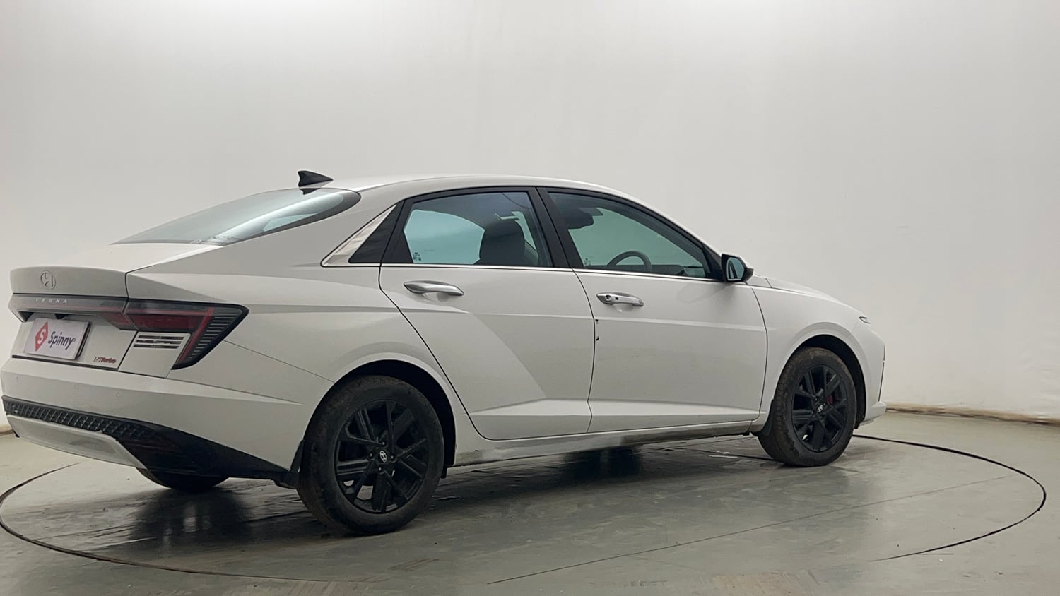 Used 2023 Hyundai Verna SX (O) 1.5 Turbo Petrol MT Petrol Manual exterior RIGHT REAR CORNER VIEW