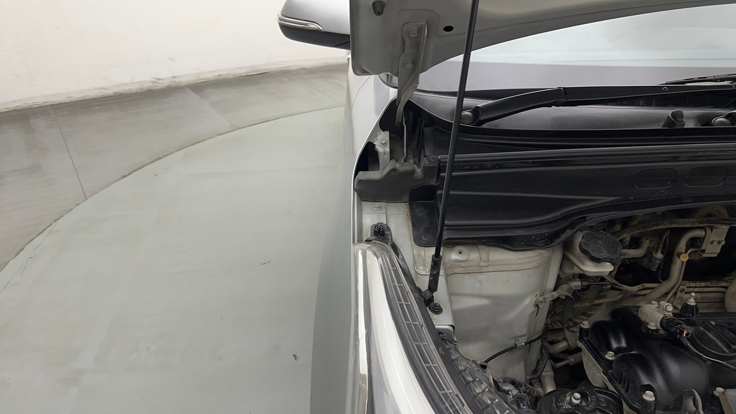 Used 2019 Hyundai Creta SX 1.6 (O) Executive Petrol Petrol Manual engine ENGINE RIGHT SIDE HINGE & APRON VIEW
