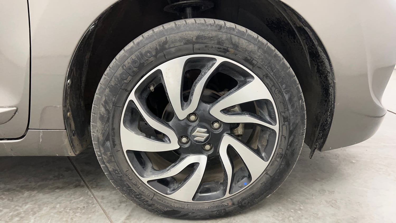 Used 2020 Maruti Suzuki Baleno Zeta Petrol Manual tyres RIGHT FRONT TYRE RIM VIEW