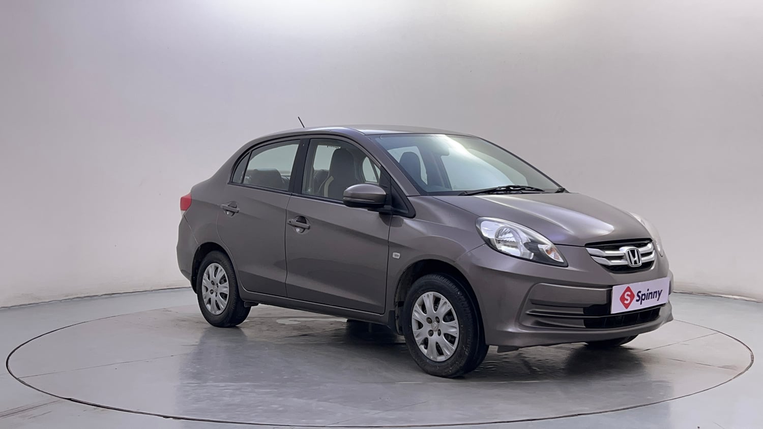 Used 2016 Honda Amaze 1.2 S i-VTEC Petrol Manual exterior RIGHT FRONT CORNER VIEW