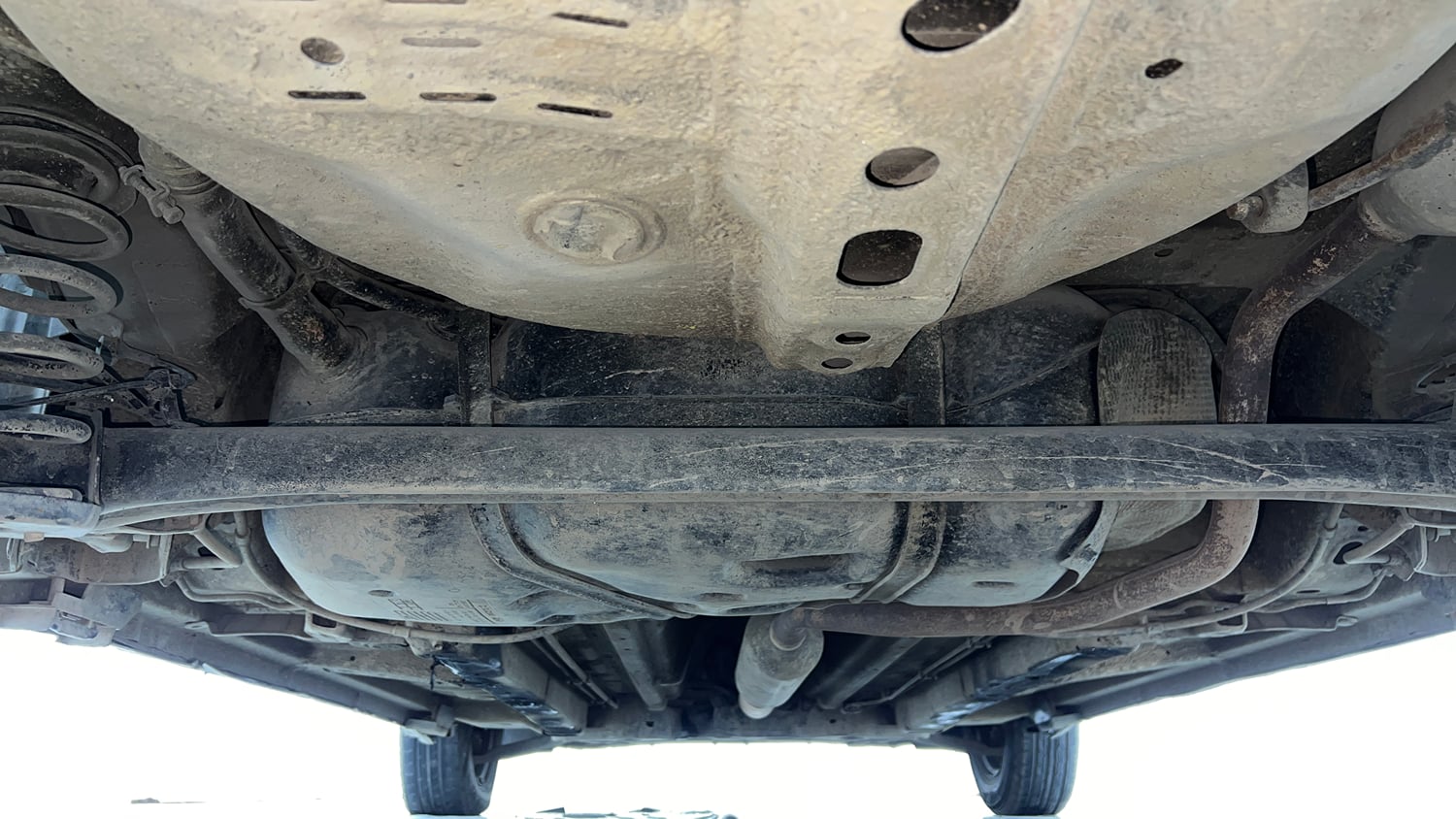Used 2016 Maruti Suzuki Swift VXI (O) Petrol Manual extra REAR UNDERBODY VIEW (TAKEN FROM REAR)